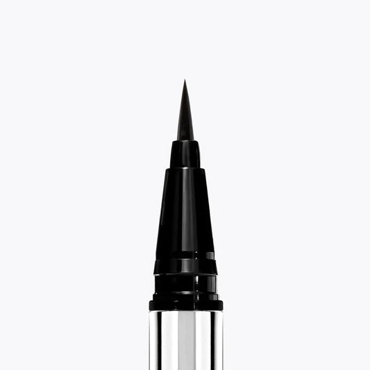 EYES ON FLEEK EYELINER IN PENNA