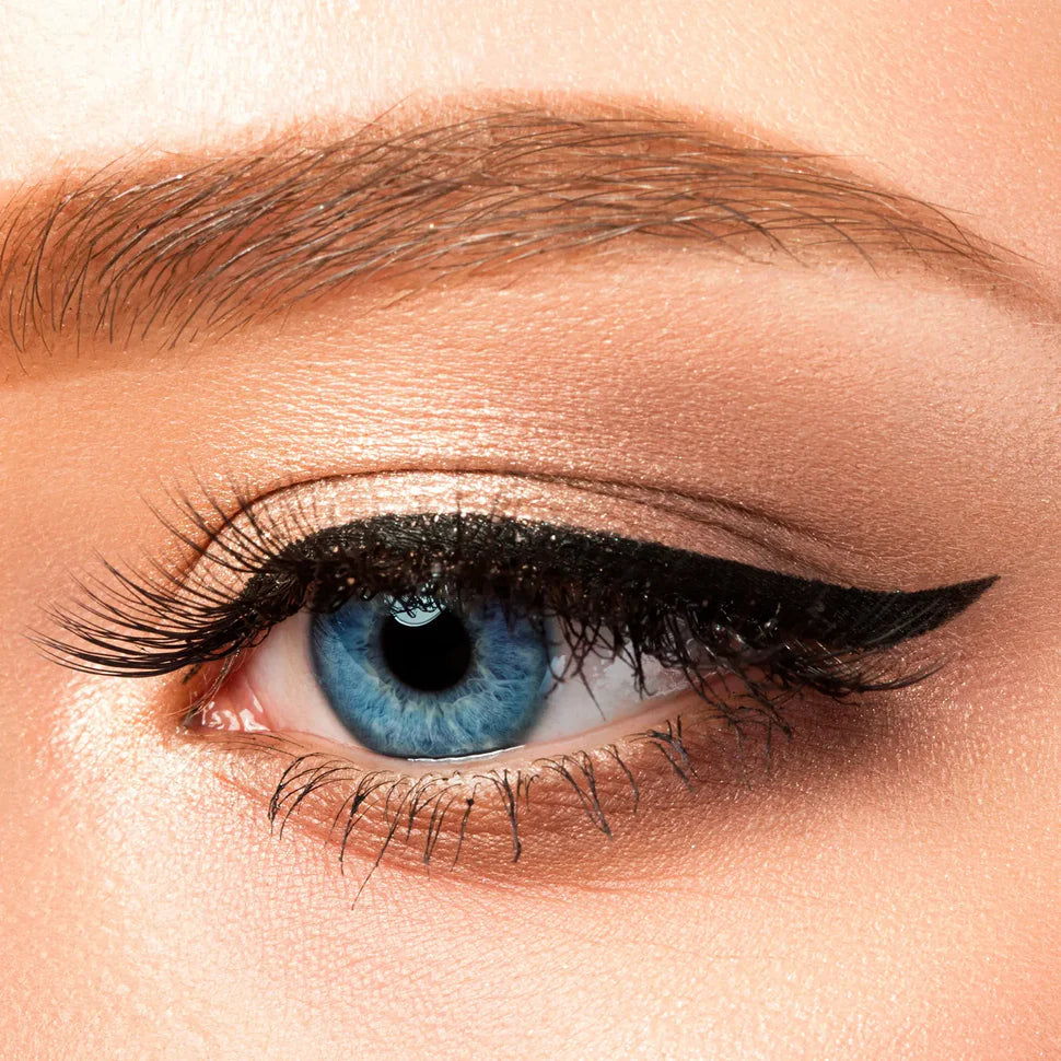 EYES ON FLEEK EYELINER IN PENNA