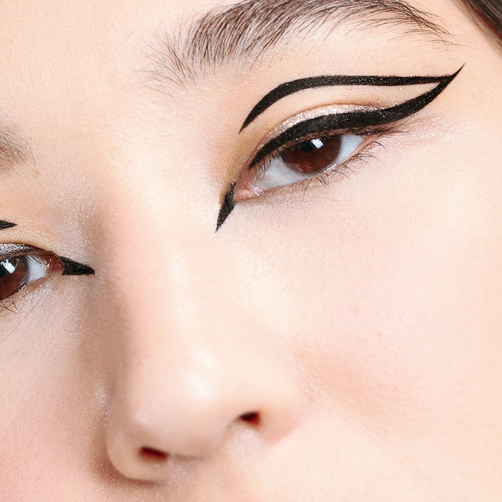 EYE LINER EXTREMELY FINE