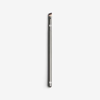 Glow Up Liner Brush 110 – Pennello per linee e dettagli